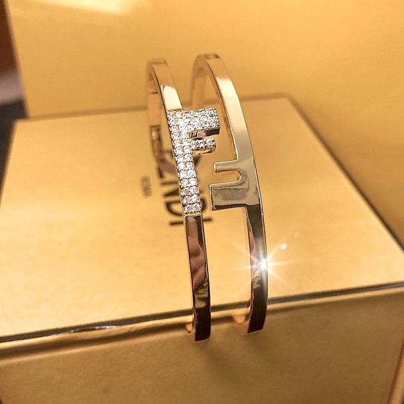 Authentic FENDI O'Lock Women's Gold Metal Cuff Bracelet - Picture 10 of 11